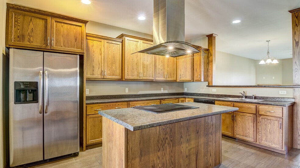 Building Photo - 956 Parkland Dr