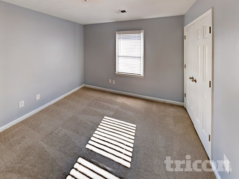Building Photo - 1616 Cherry Hill Rd SW