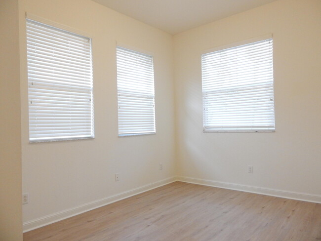 Building Photo - 669 Pacific Grove Dr