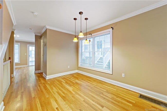 Building Photo - 85 Camp Ave