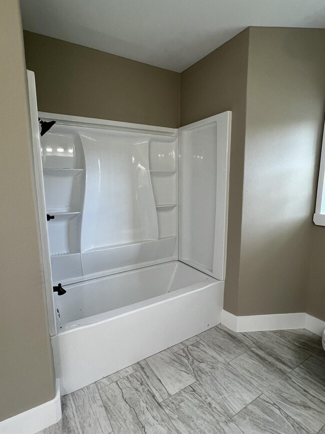 Building Photo - 14500 Old Troy Rd