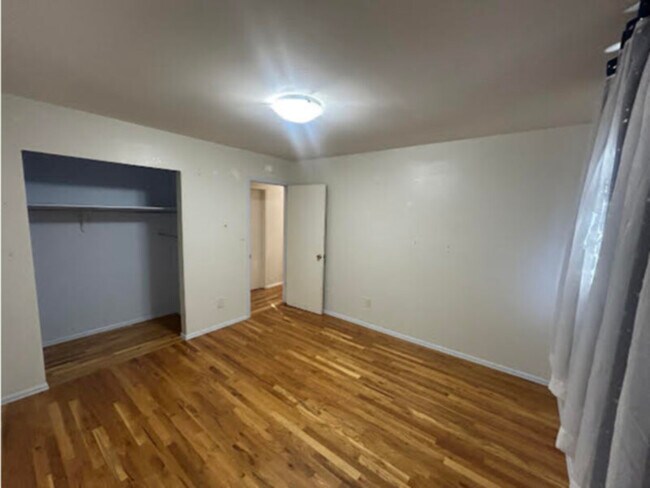 Building Photo - Charming Rancher!!