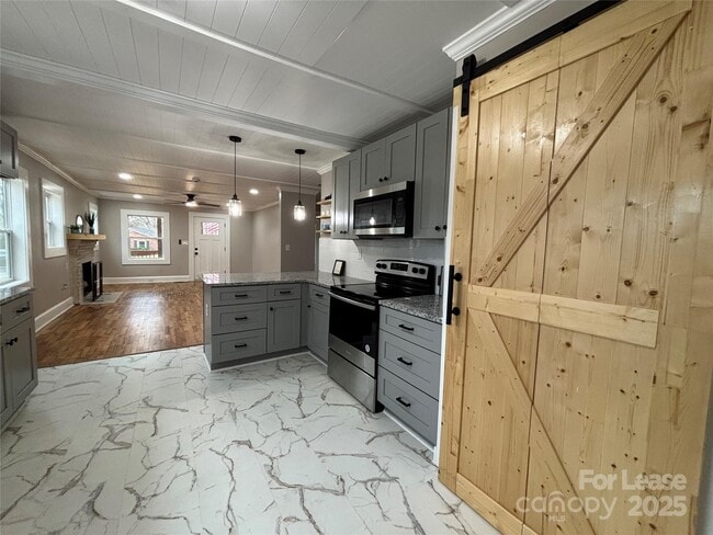 Building Photo - 410 Gann St