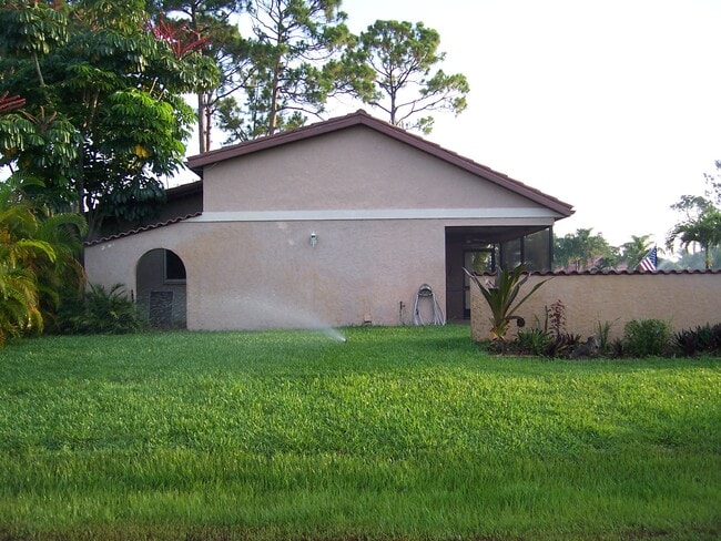 Building Photo - 26977 Spanish Gardens Dr