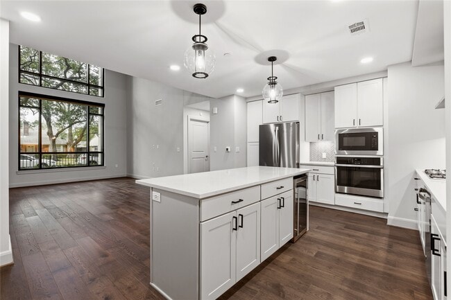 Building Photo - 2511 Willowick Rd