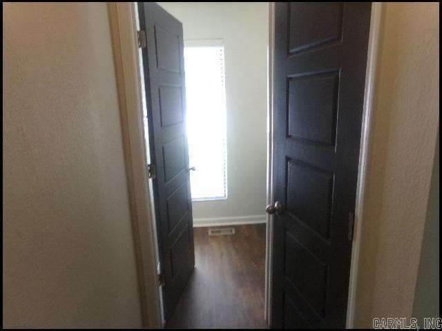 Building Photo - 102 Pin Oak Cove