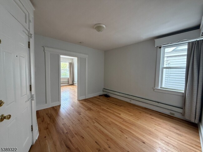 Building Photo - 137 Valley Rd
