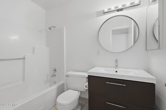 Building Photo - 2428 E La Jolla Dr