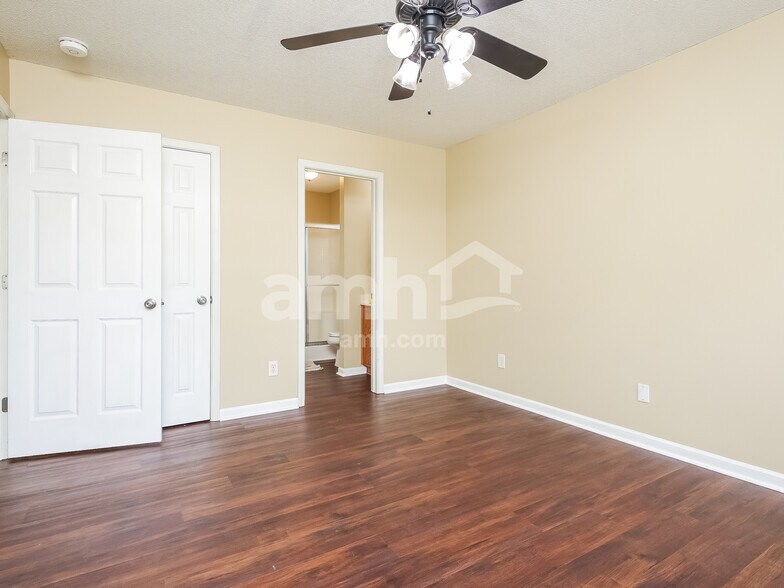 Building Photo - 194 Stoney Xing