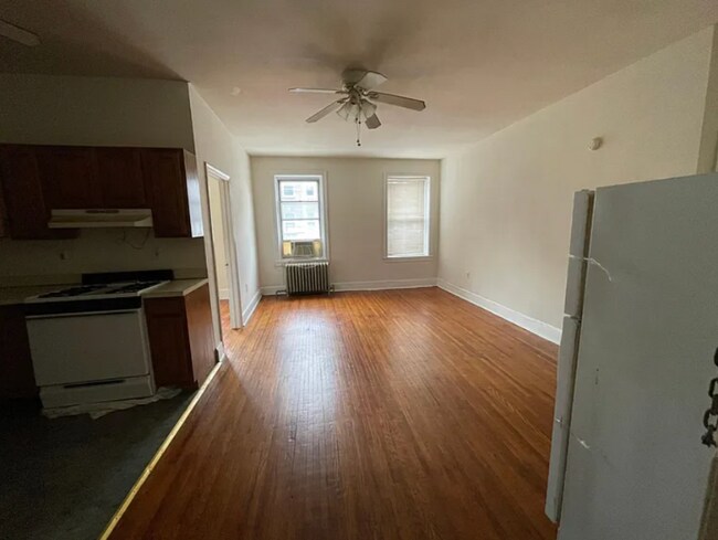 Building Photo - 425 N 36th St