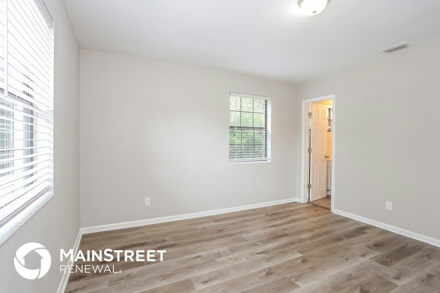 Building Photo - 6245 Green Pine Ln