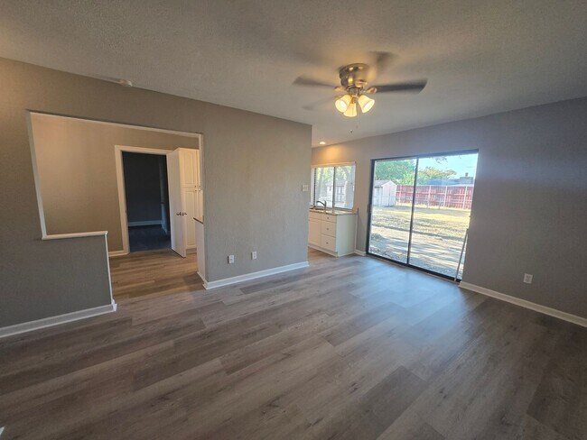 Building Photo - 1801 Archery Ln