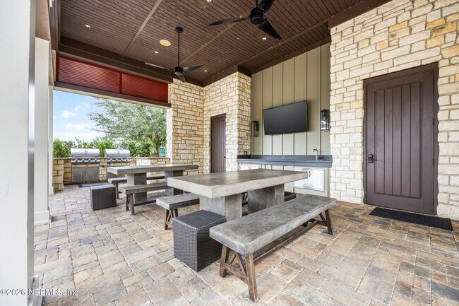 Building Photo - 321 Beale Ave