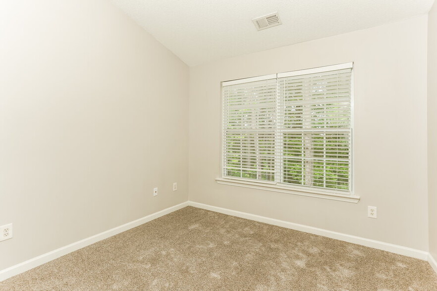 Building Photo - 241 Lossie Ln