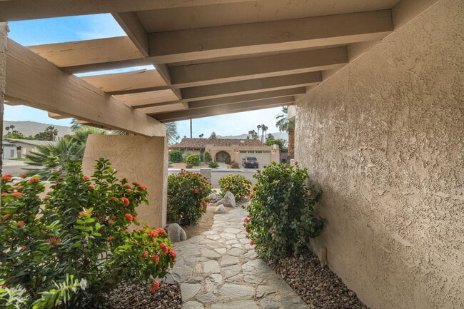 Building Photo - 43260 Silk Tree Ln
