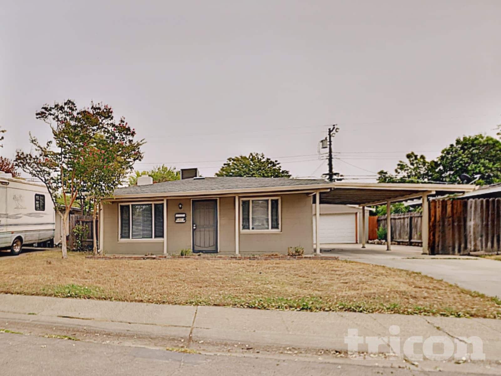 Building Photo - 5307 Esmeralda St