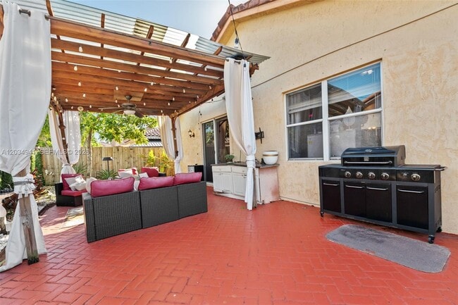 Building Photo - 12870 SW 53rd St