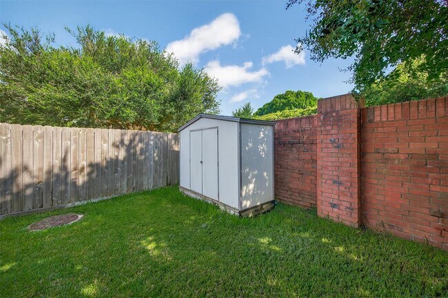Building Photo - 6415 Adobe Trails Dr