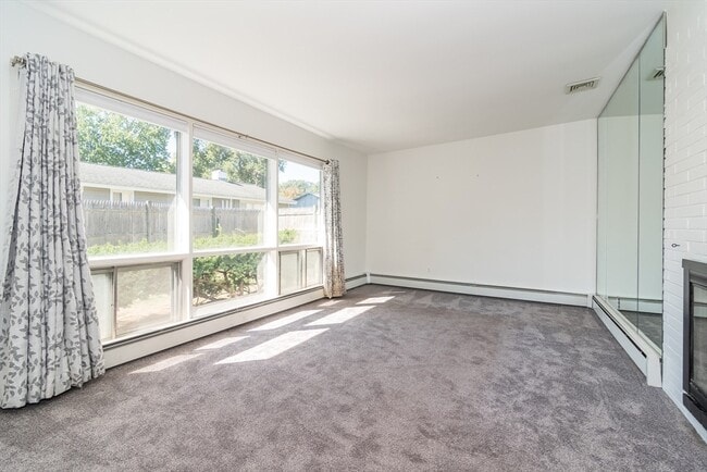 Building Photo - 14 Rosslare Rd