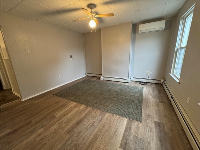 Building Photo - 2 CHARLES APT #2 St