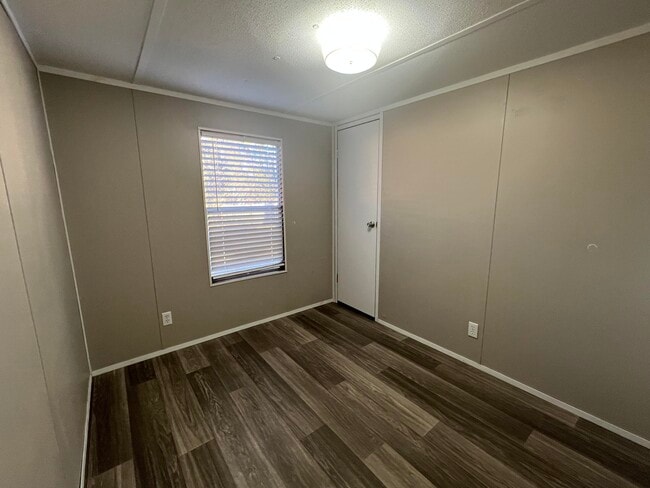 Building Photo - 295 Sawgrass Ct