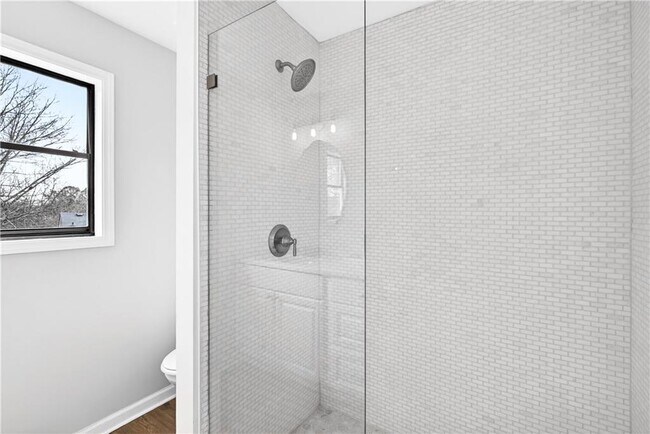 Building Photo - 4933 Dana Dr NE