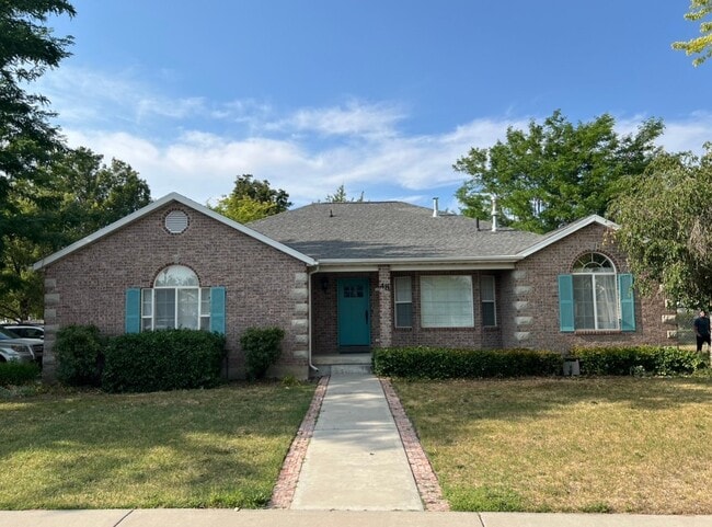 Building Photo - 48 W 1350 N