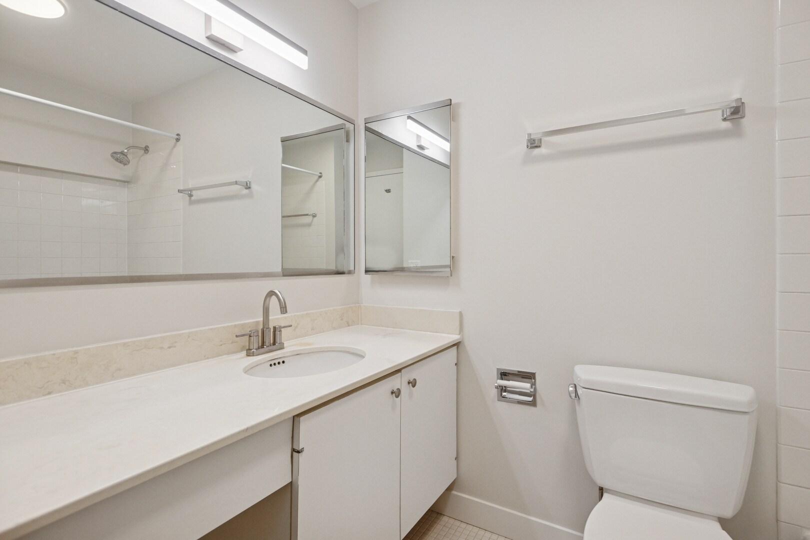 Building Photo - 1560 N Sandburg Ter