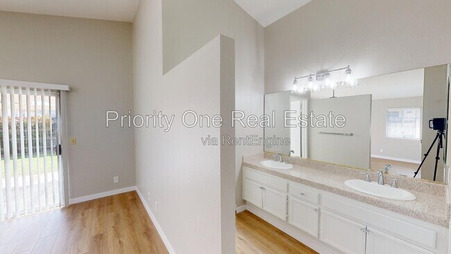 Building Photo - 12441 Kestrel St