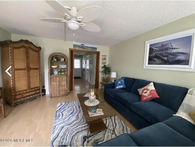 Building Photo - 10 SE Central Ave