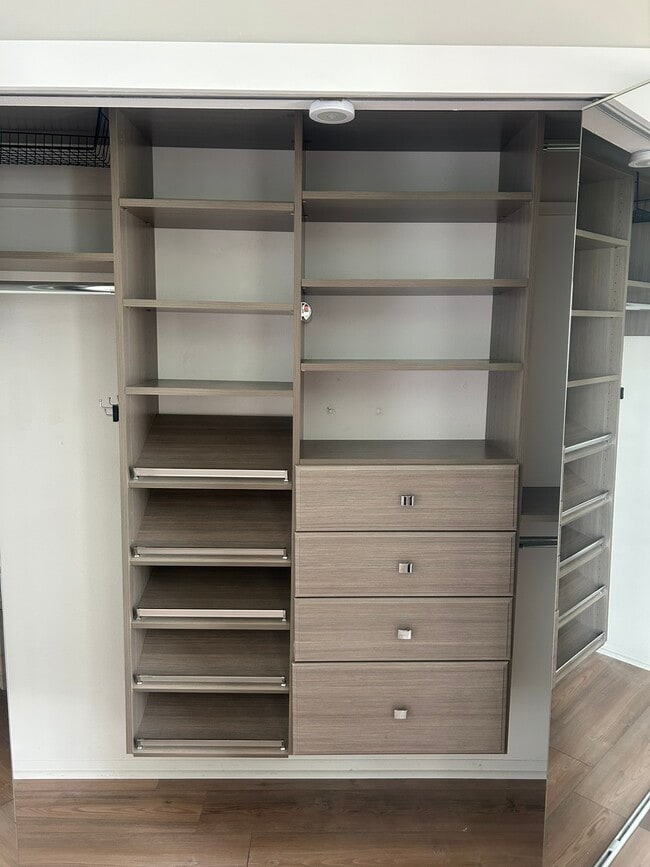 Building Photo - 240 Windward Passage