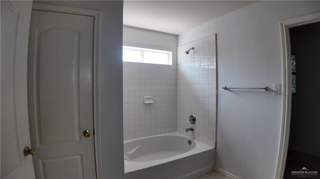 Building Photo - 15 Monette St