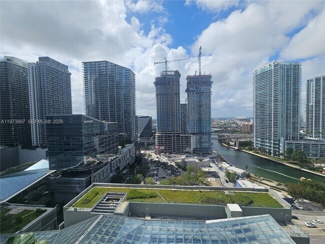 Building Photo - 68 SE 6th St