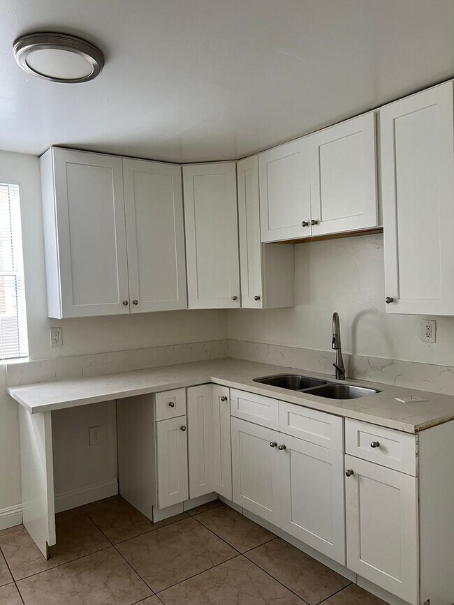 Building Photo - 3561 Atlantic St