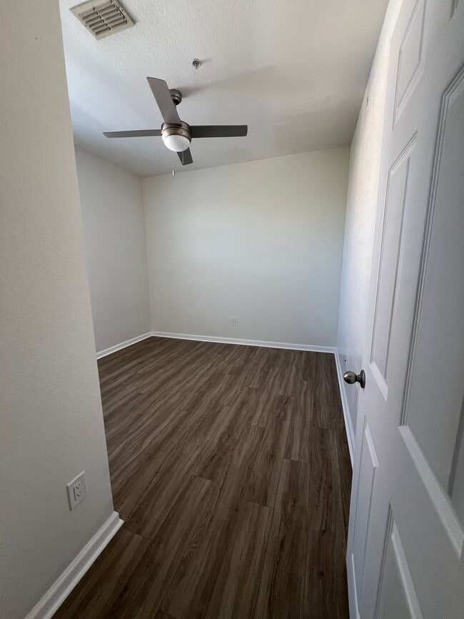 Building Photo - Stunning 3-Bed / 2-Bath Condo in Hunters Creek – Prime Orlando Location