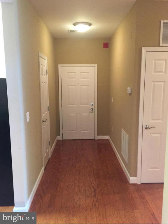 Building Photo - 6161 Willow Pl