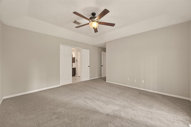 Building Photo - 27 Lush Meadow Pl