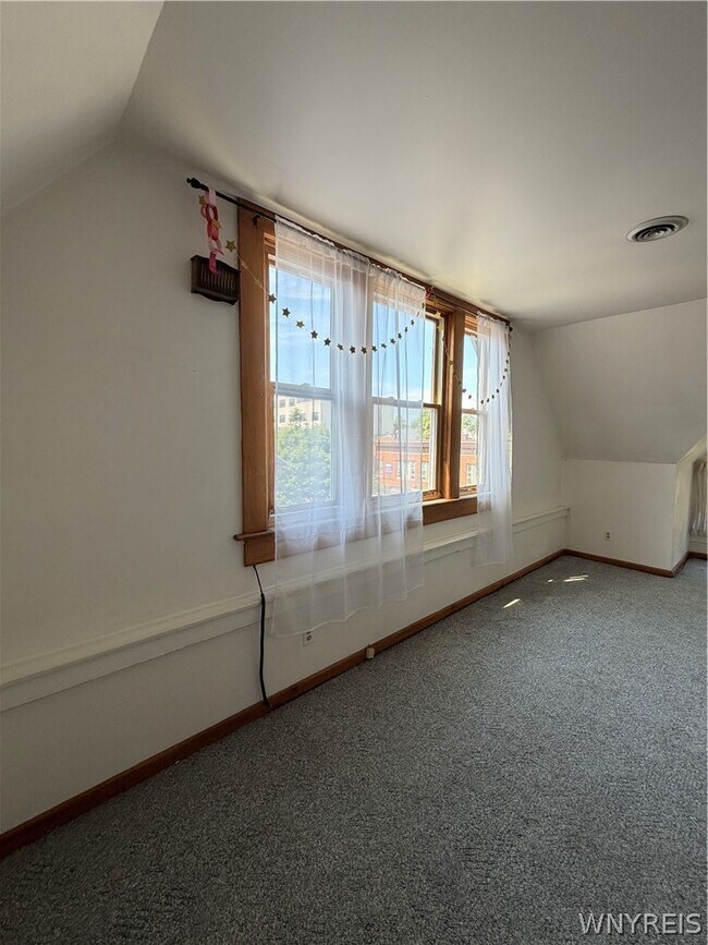 Building Photo - 1005 Elmwood Ave