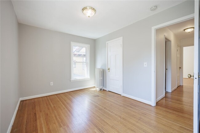 Building Photo - 257 Averill Ave