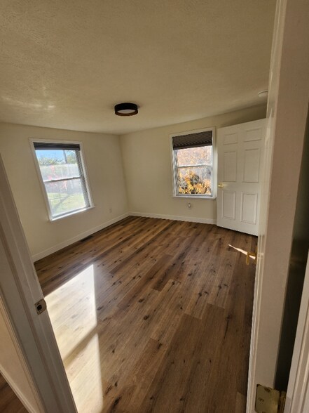 Building Photo - 231 N John St