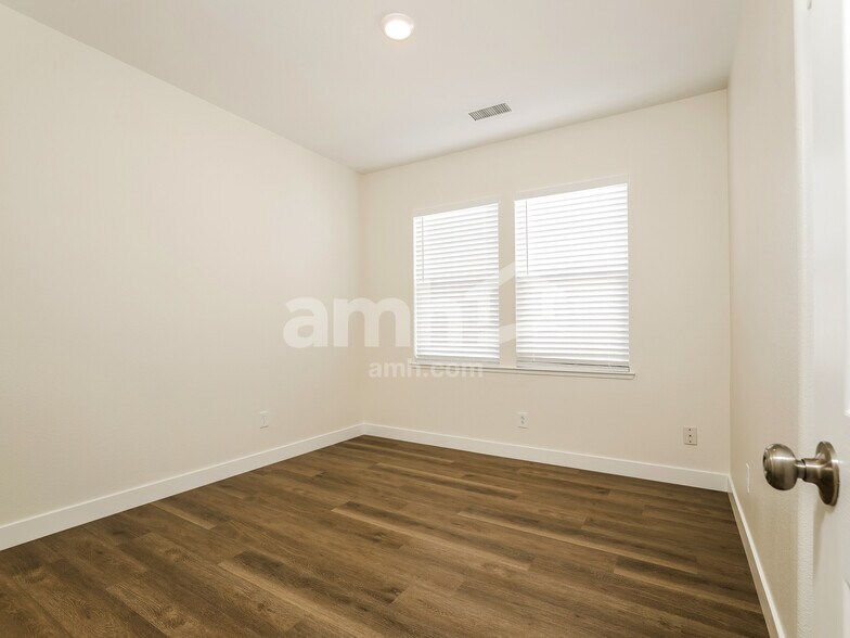 Building Photo - 7065 Sacred Cir