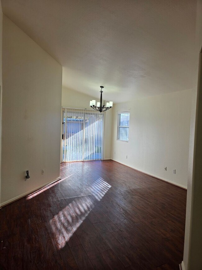 Building Photo - Beautiful 3BR 2BA Home w/ Private Pool • Pool + Covered Patio • Attached Garage in Phoenix