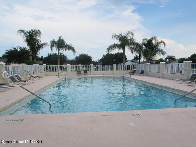 Building Photo - 720 Wickham Lakes Dr