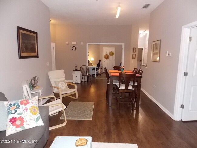 Building Photo - 7039 Deer Lodge Cir