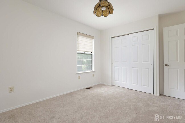 Building Photo - 123 Concordia Cir
