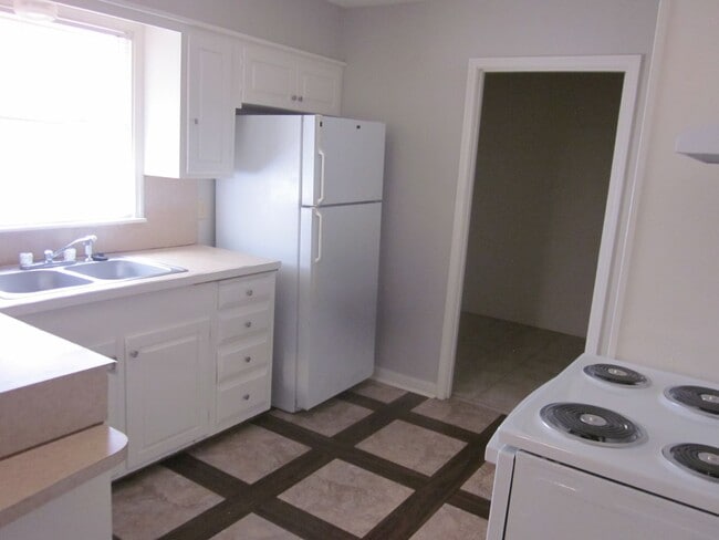 Building Photo - 5515 Randolph Rd