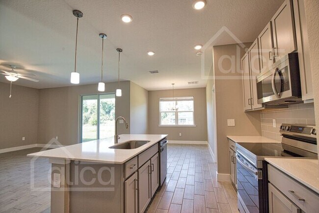 Building Photo - 3957 Constitution Dr