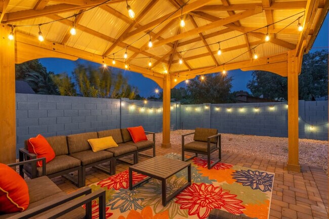 Building Photo - Downtown Gilbert Boho-Oasis|Pool|Gazebo|Ga...