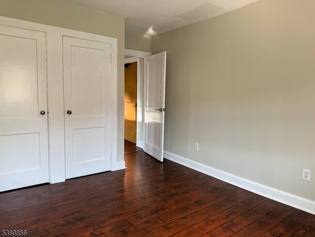 Building Photo - 59 N Main St