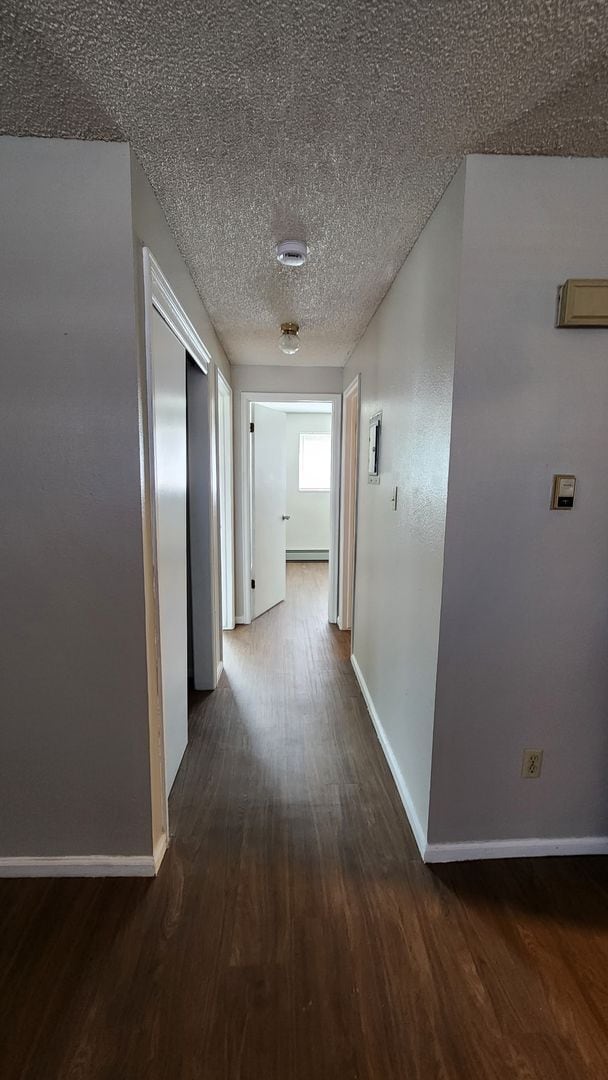 Building Photo - 4517 Parkview Dr
